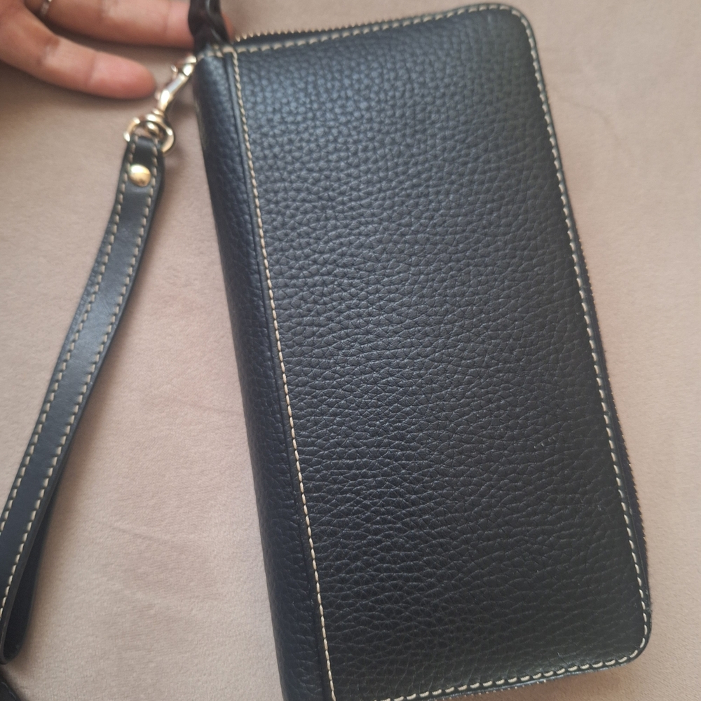 Dooney & Bourke Black Wristlet - Picture 4 of 10